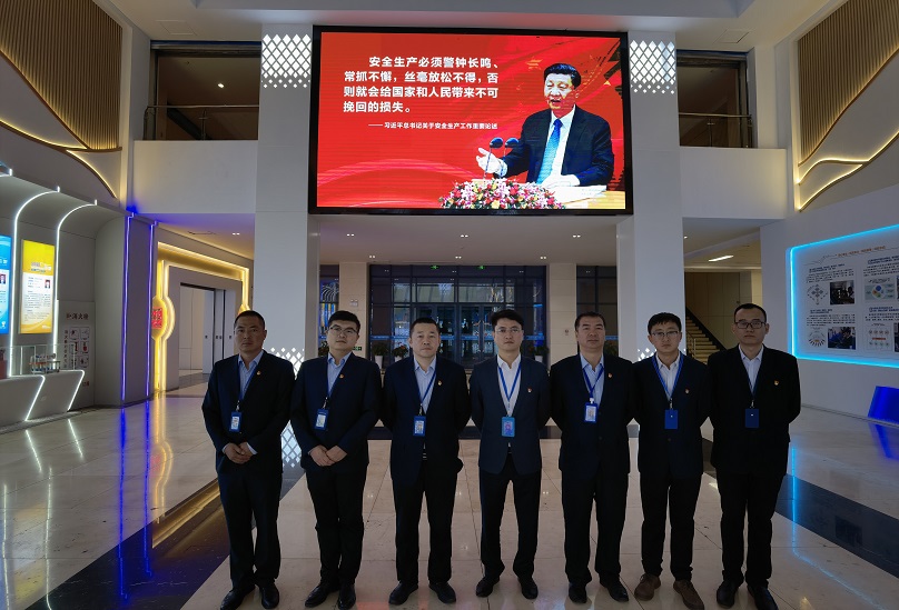 拍摄：任兴林，党员合照.jpg