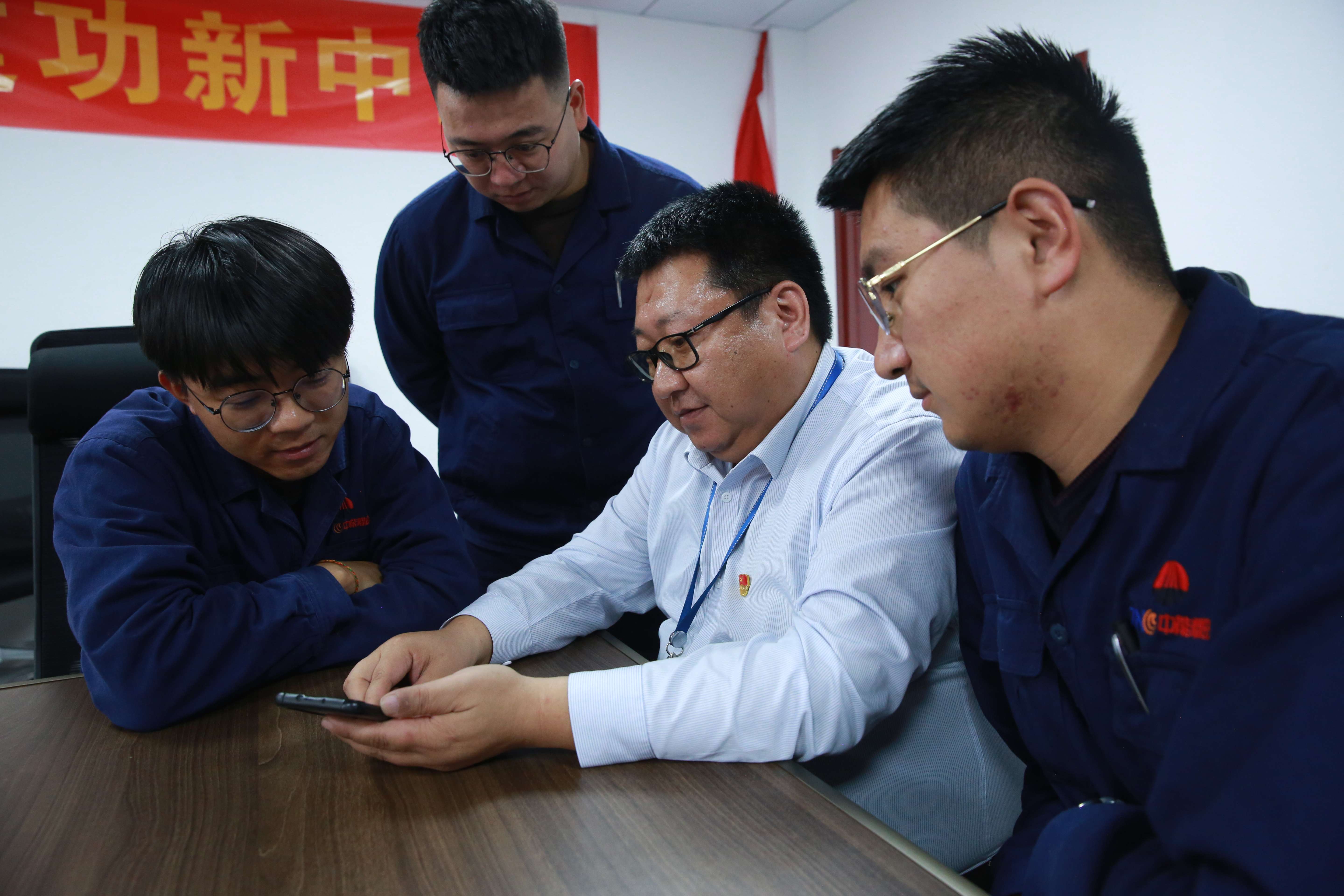 1681452282310925.jpeg 职工互鉴互学 钞诗伟 摄.jpg
